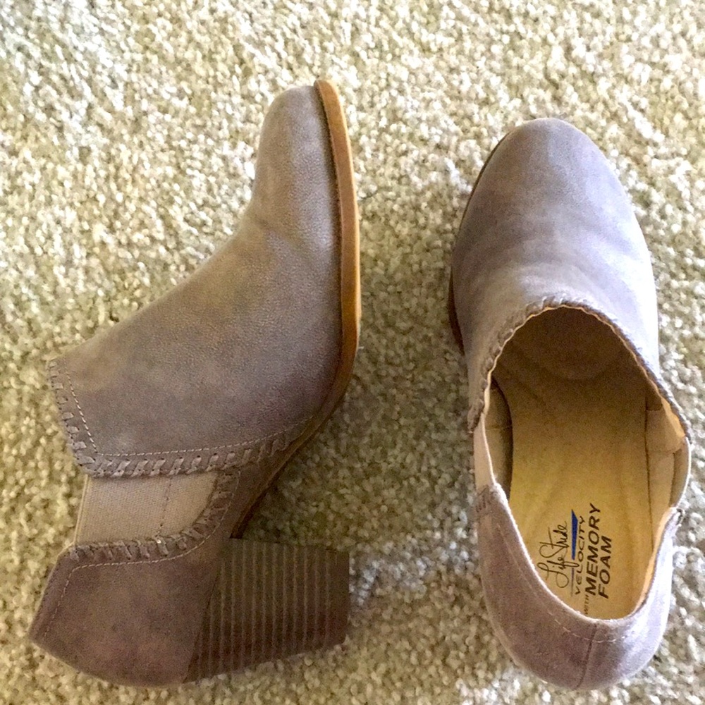 LifeStride ankle boots. Grey